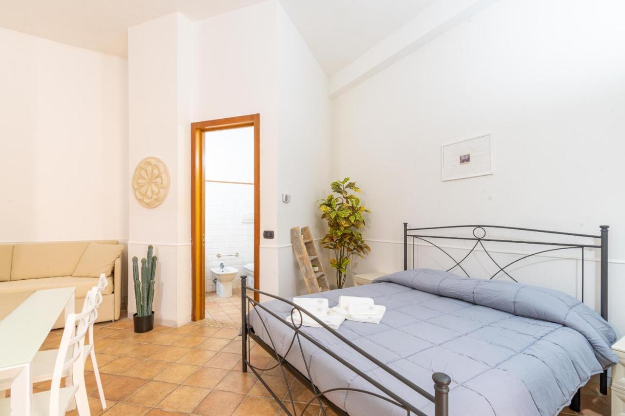 Andrea'S Hotel Lecce Exterior photo